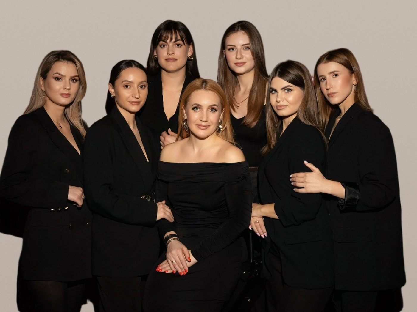 Echipa salonului Inga Florea — toți specialiștii